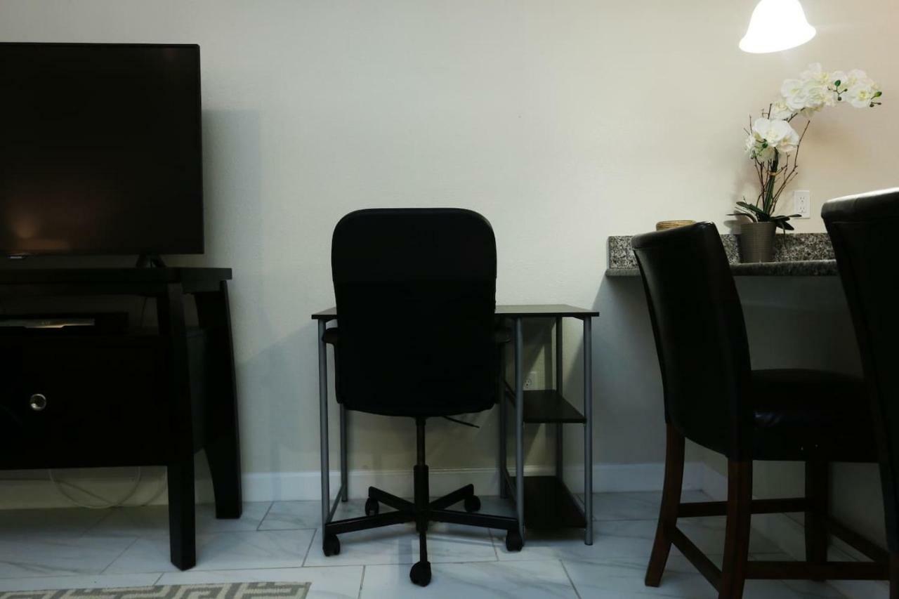 C - New 4 Bedroom Home - 5 Miles To Disney - Free Water Park - Private Pool Киссимми Экстерьер фото