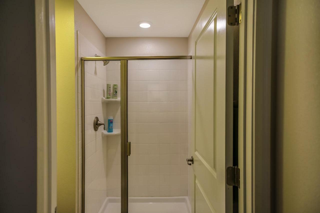 C - New 4 Bedroom Home - 5 Miles To Disney - Free Water Park - Private Pool Киссимми Экстерьер фото